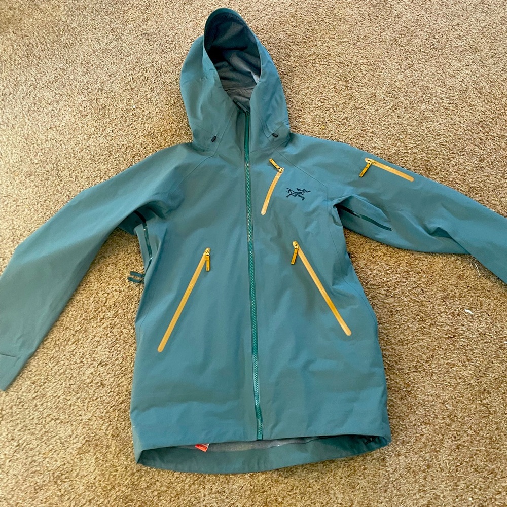 Women’s Arc’teryx Nita Shell Jacket- size Small